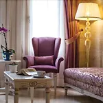 Anatelein Cave Üçhisar