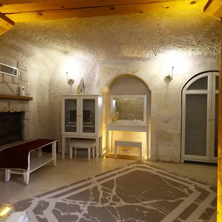 Anatelein Cave 4*